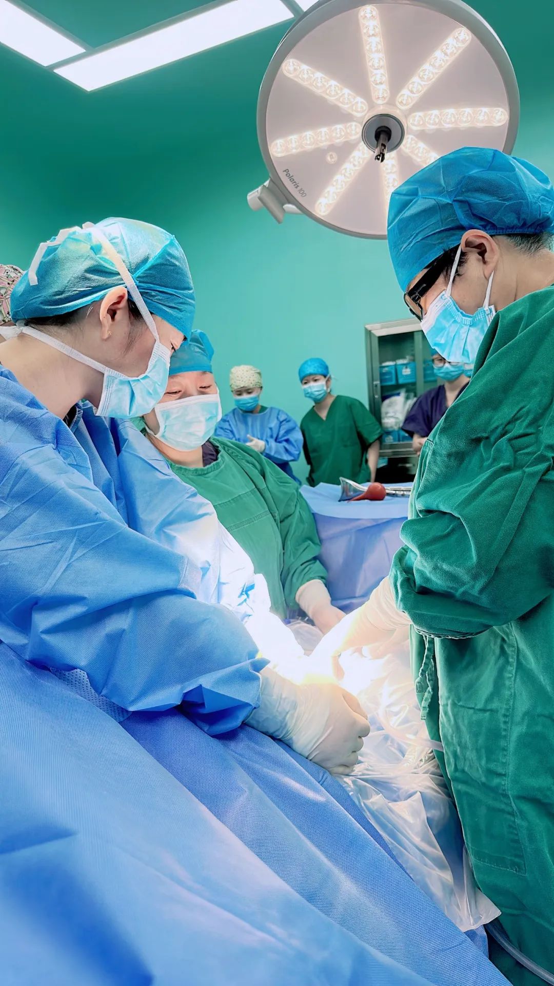 济南南郊医院产科团队助力黑龙江双胞胎宝妈顺利诞下健康男婴